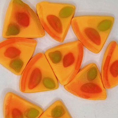 Ζελεδάκια σε διασκεδαστικά σχήματα πολύχρωμα κομμάτια και δημιουργικά σχήματα