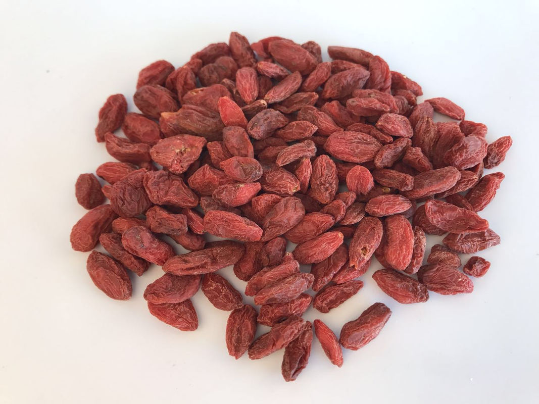 Κόκκινο μούρο Goji ξηρό - τα φρούτα τσιμπούν την πρώτη ύλη, αφυδατωμένος cOem πρόχειρων φαγητών φρούτων διαθέσιμος