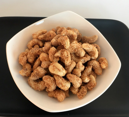 Kosher/Halal πιστοποίησε τα ντυμένα ψημένα ξυλάνθρακα πρόχειρα φαγητά καρυδιών των δυτικών ανακαρδίων υγιή τριζάτα και τραγανά
